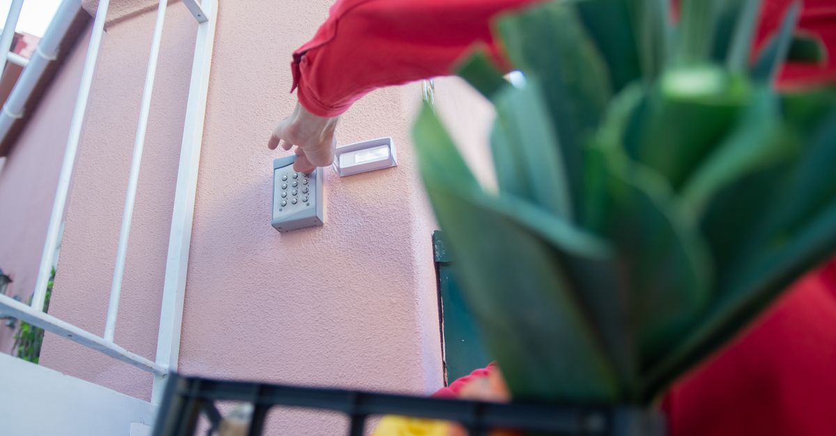 front door lock key — Brampton Locksmith Solution