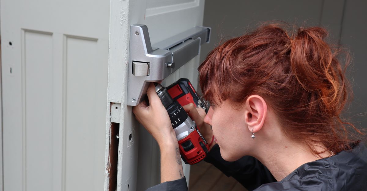 locksmith service technician — Brampton Locksmith Solution