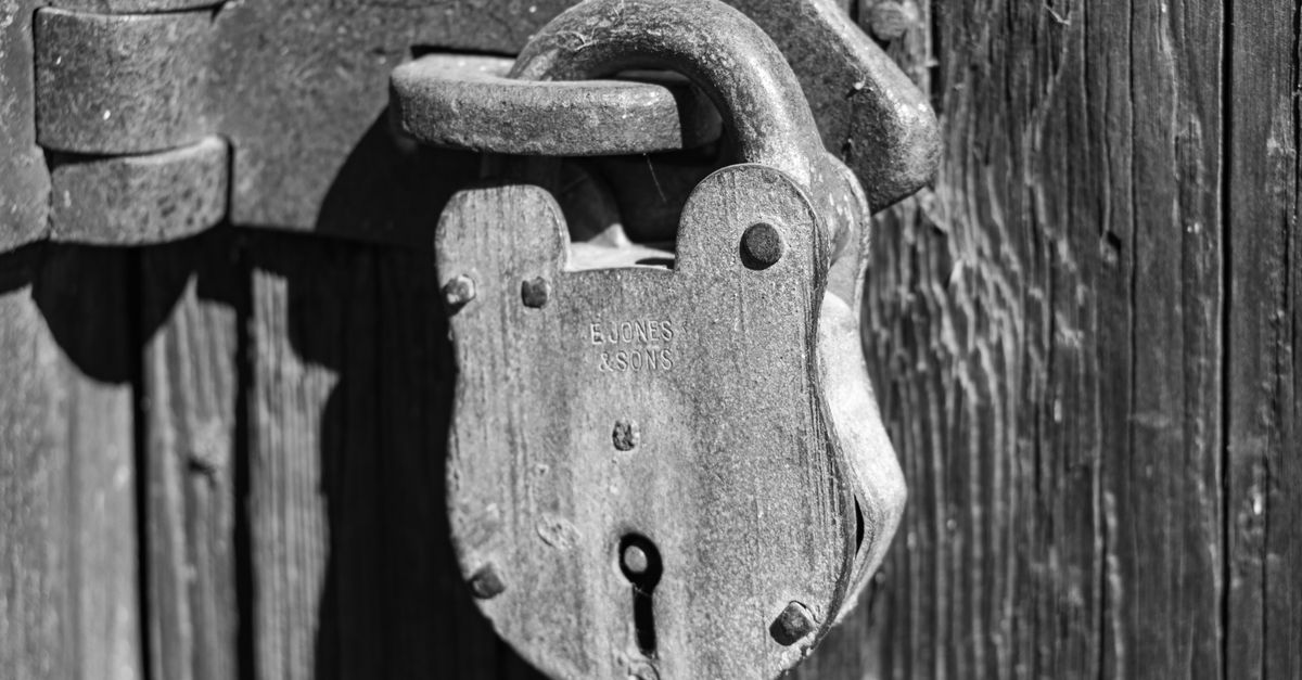 What actually happens when you call our emergency locksmith for a house lockout — Brampton Locksmith Solution