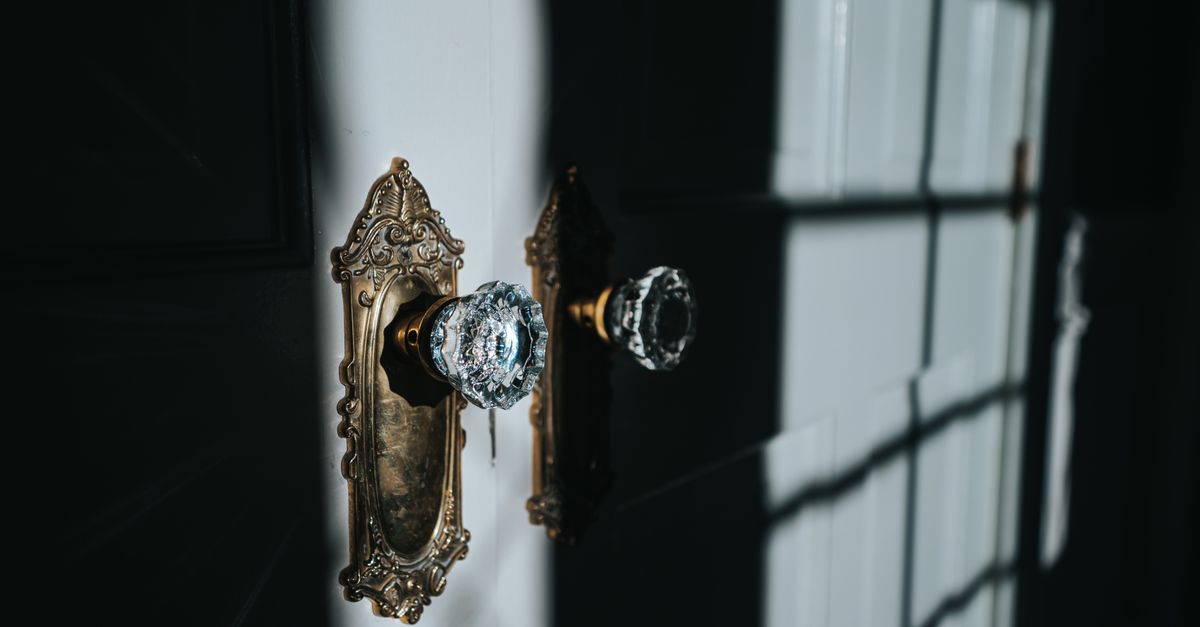 Door Knob Lock Replacement for Bedrooms, Rental Units, and Commercial Spaces — Brampton Locksmith Solution