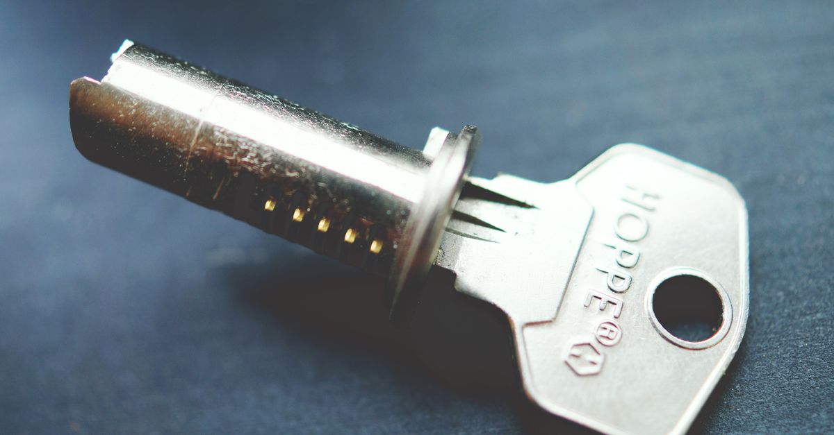 When Brampton Homeowners Should Call for Emergency Locksmith Help Instead — Brampton Locksmith Solution